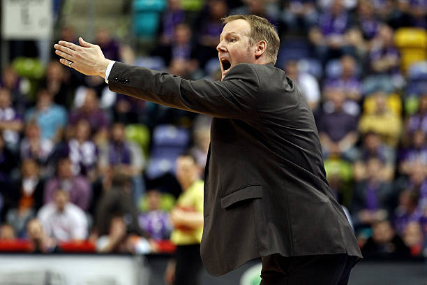 往往呈现高 往往呈现高