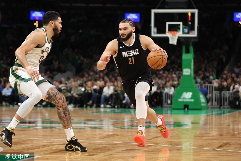 詹姆斯依然 詹姆斯依然